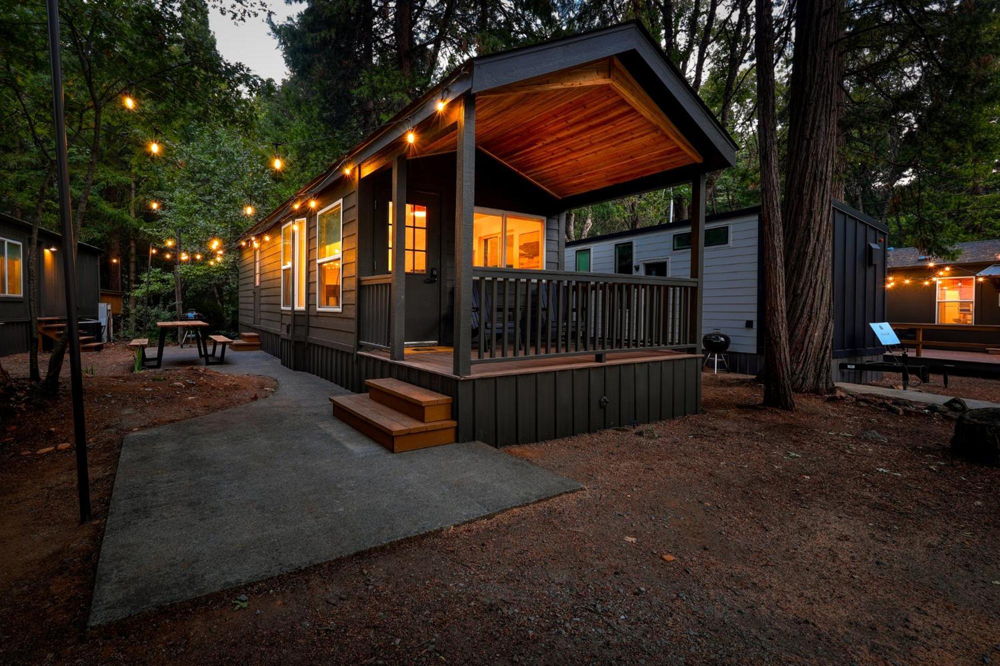 Cave Springs Resort Dunsmuir Extérieur photo